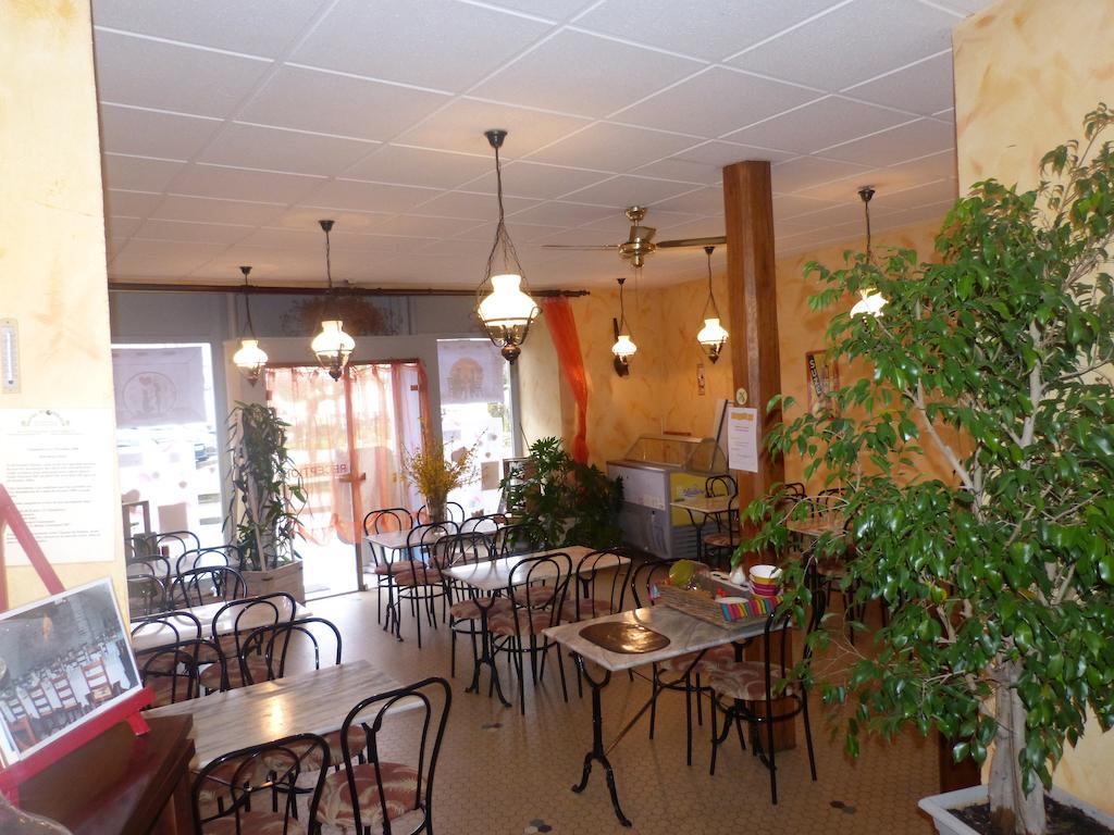 Hotel Du Donjon Champlitte-et-le-Prelot Luaran gambar