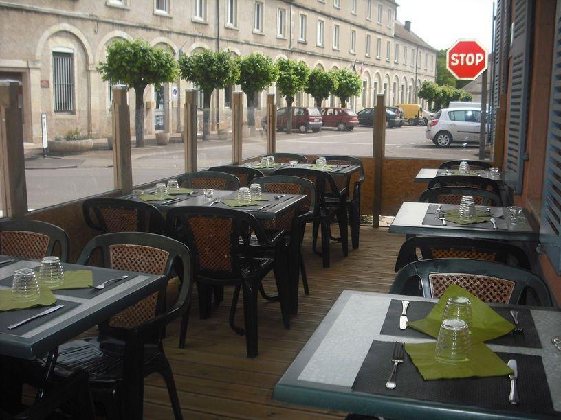 Hotel Du Donjon Champlitte-et-le-Prelot Luaran gambar